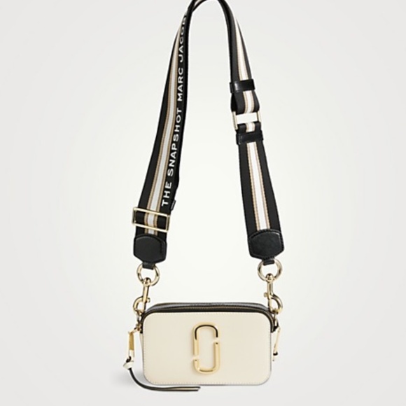 Marc Jacobs Handbags - NWT Marc Jacobs The Snapshot Leather Camera Crossbody Bag Saffiano Leather